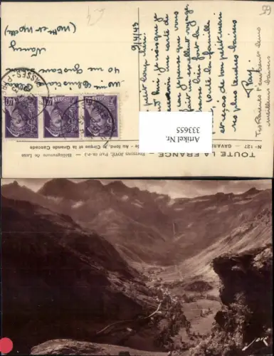 333655,Midi-Pyrenees Hautes-Pyrenees Gavarnie Vue d'ensemble Au fond le Cirque Bergkulisse