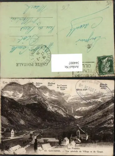 344007,Midi-Pyrenees Hautes-Pyrenees Gavarnie Vue generale du Village et du Cirque Bergkulisse