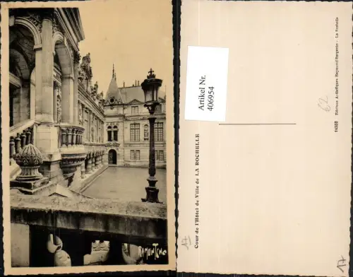 406954,Poitou-Charentes Charente-Maritime La Rochelle Cour de l'Hotel de Ville Rathaus Hof