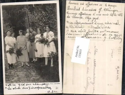 133655,seltene FotoAK Mädchen Kleider Blumen in Cle des Champs Rouvres Auvergne Puy-de-Dome