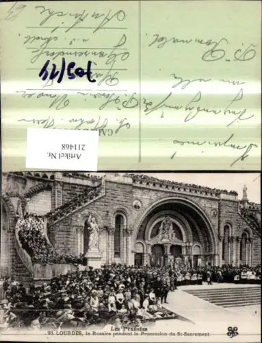 211468,Lourdes le Rosaire pendant la Procession du St Sacrement Les Pyrenees