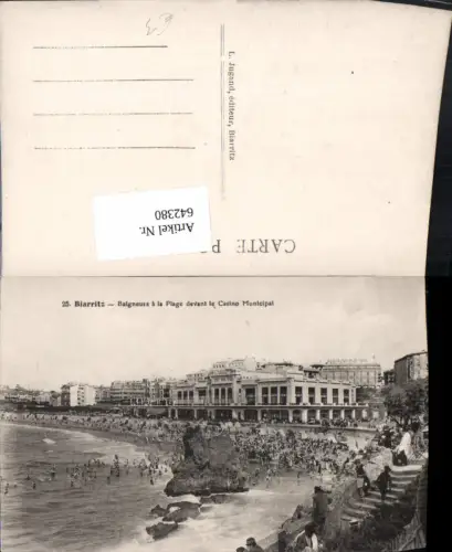 642380,Biarritz Baigneurs a la Plage devant le Casino Municipal Kasino Strandleben France