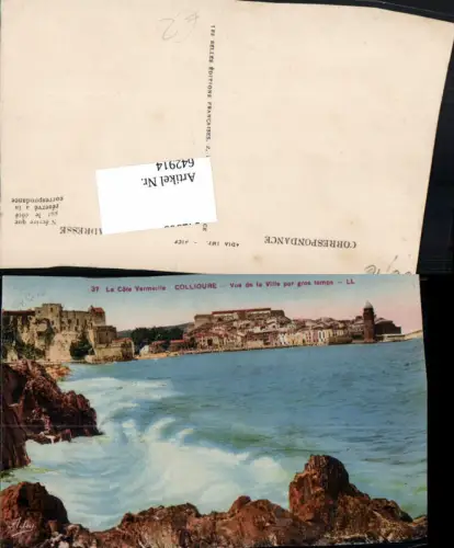 642914,La Cote Vermeille Collioure Vue de la Ville par gros temps France