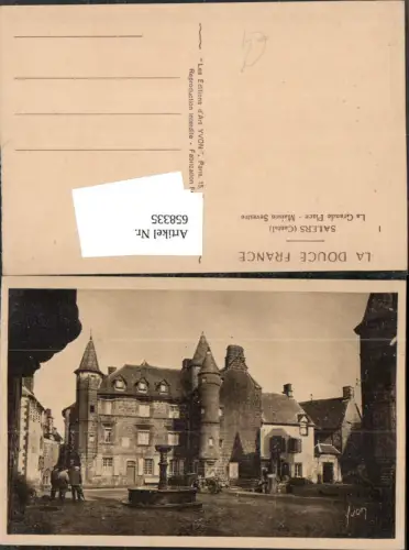 658335,Salers Cantal La Grande Place Maison Sevestre France