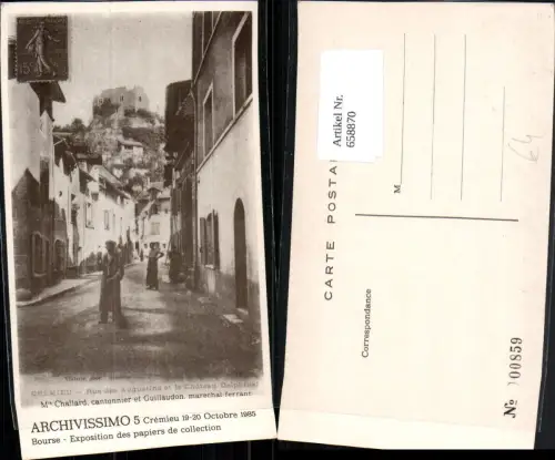 658870,Cremieu Rue des Augustins et le Chateau Delphinal France