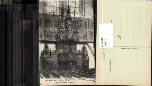 705673 France Angers Interieur de la Cathedrale La Chaire et les Tapisseries anciennes