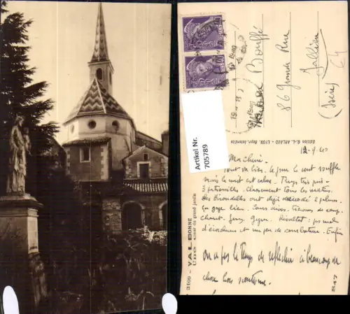705789 France Valbonne Une cour du grand jardin Statue Kirche