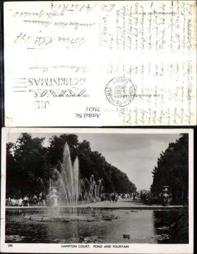75631,London Hampton Court Pond and Fountain Brunnen Springbrunnen