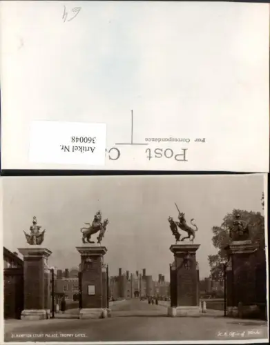 360048,Hampton Court Palace Trophy Gates Schloss Eingang Statuen