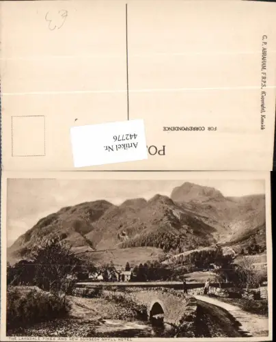442776,England Langdale Pikes and New Dungeon Ghyll Hotel Bergkulisse