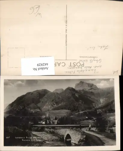442929,England Langdale Pikes and New Dungeon Ghyll Hotel Brücke Bergkulisse