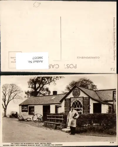 360357,Scotland Gretna Green Famous old Blacksmiths Shop Mann m. Mütze Buch