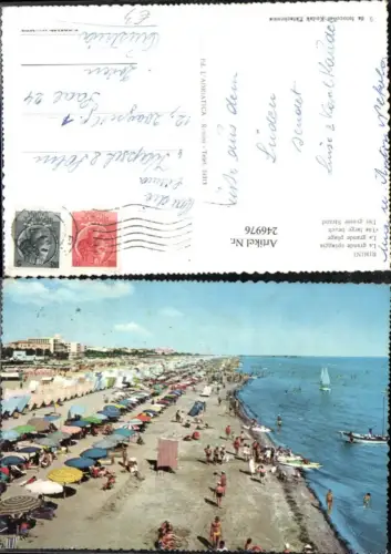 246976,Emilia-Romagna Rimini La grande spiaggia Strand Strandleben Sonnenschirme