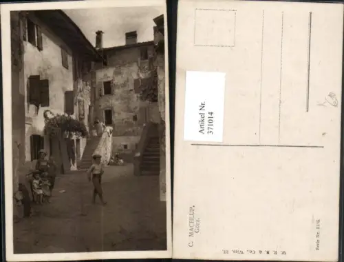 371014,Künstler AK C. Machlup Friuli-Venezia-Giulia Gorizia Görz Hof Kinder Stiegen