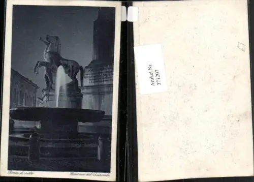 371207,Lazio Roma Rom b. Nacht Fontana del Quirinale Brunnen Statue