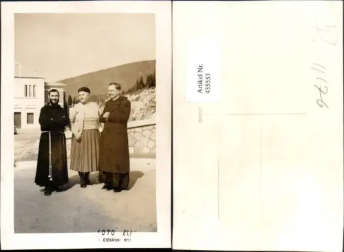 435553,Puglia Foggia San Giovanni Rotondo Priester Mönch