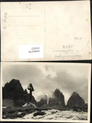353527,Foto AK Trentino Bolzano Patenkofel m. 3 Zinnen 1952 Wegkreuz Bergkulisse