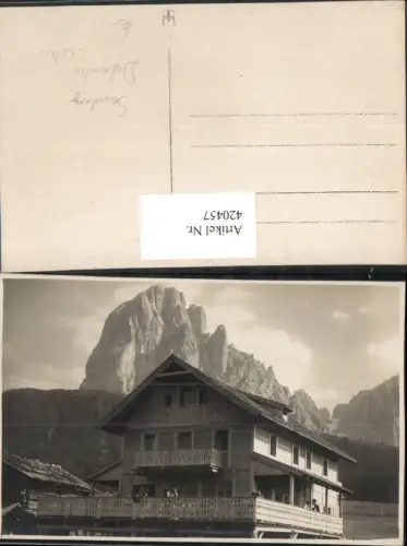 420457,Foto AK Trentino Bolzano Dolomiten Sassolungo b. Sexten Haus Bergkulisse