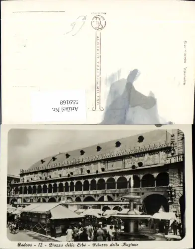 559168,Italy Padova Padua Piazza delle Erbe Palazzo della Ragione Brunnen