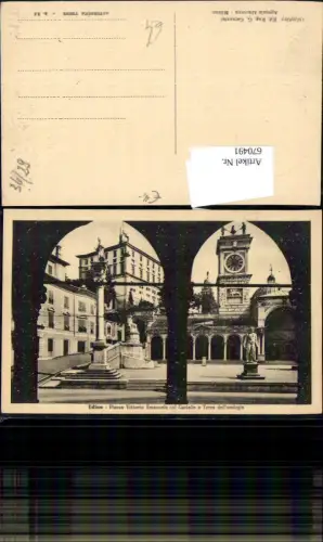 670491,Udine Piazza Vittorio Emanuele col Castello e Torre dell orologio Italy