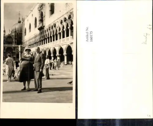 160175,Foto Ak Veneto Venezia Venedig Paar a. Markusplatz