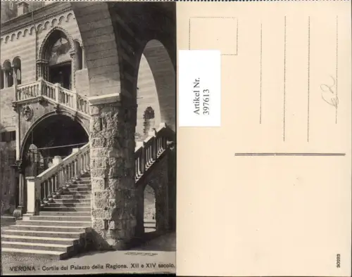 397613,Veneto Verona Cortile del Palazzo della Ragione Hof Stiege