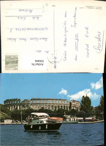 636494,Pula Amphitheater Boot i. Vordergrund Croatia