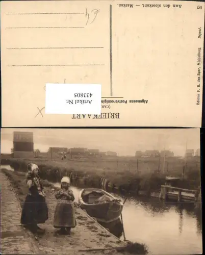 433805,Netherlands Marken Aan den slootkant Trachten Boot