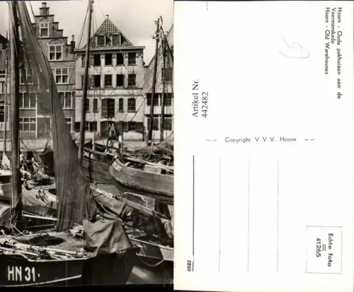 442482,Netherlands Hoorn Oude pakhuizen aan de Veermanskade Boote