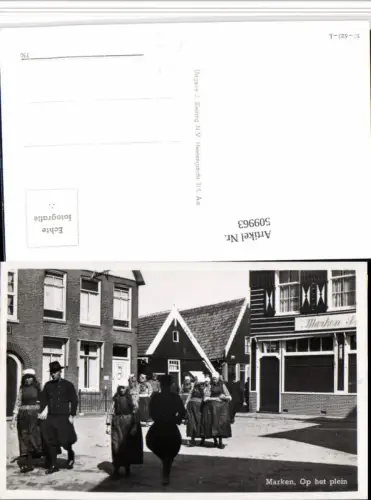 509963,Netherlands Marken Op het plein Typen Tracht