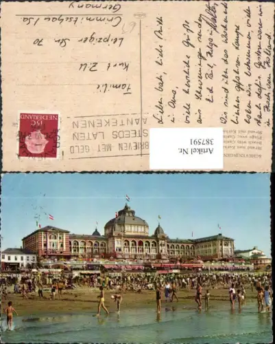 387591,Netherlands Den Haag Scheveningen Strand met Kurhaus Strandleben