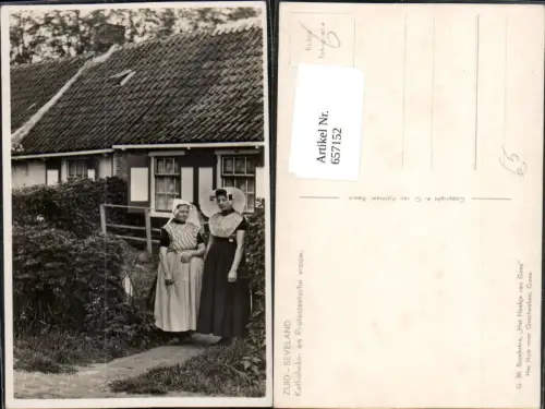 657152,Zuid-Beveland Katholieke en Protestantsche vrouw Frauen Tracht Nederlands
