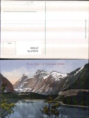 257040,Romsdal Bispen Kongan og Dronningen Bergkulisse