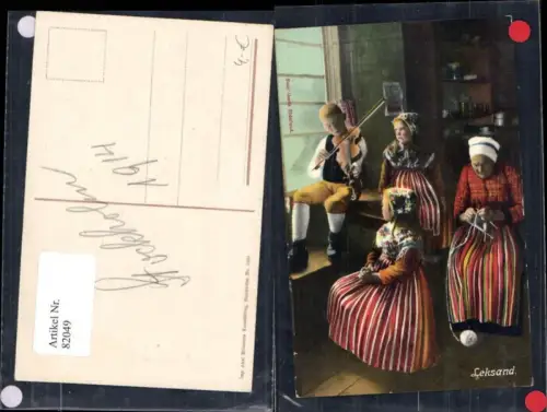 82049,Leksand Frau beim Stricken Kinder in Tracht