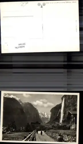 207364,Lauterbrunnen m. Staubbach Wasserfall Strassenansicht m. Personen Kt Bern