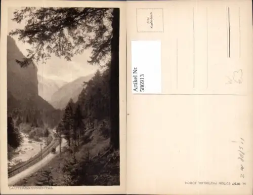586913,Lauterbrunnental Lauterbrunnen Strasse m. Kutsche Fuhrwerk Switzerland
