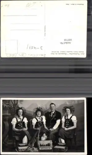 105710,Nachtigallen Rossignols du Jura Familie Geiser FotoAk Familie m. Musikinstrumente i. Tracht