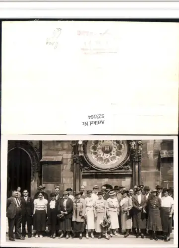 523164,Foto AK Prag Praha Astronomische Uhr Personen Gruppenbild