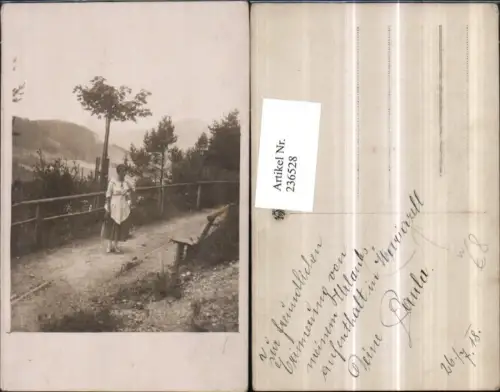 236528,Foto AK Mariazell Frau m. Kleid Weg Partie