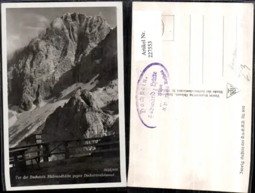227553,Vor d. Dachstein Südwandhütte geg. Dachsteinsüdwand b. Ramsau