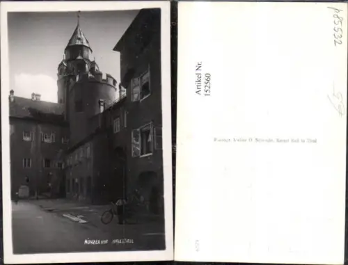152560,Hall i. Tirol Münzerhof Ansicht m. Junge Mann Fahrrad