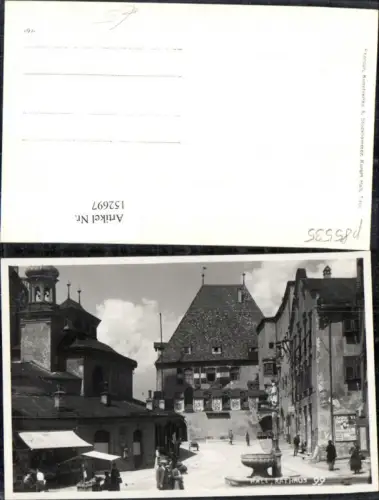 152697,Hall i. Tirol Rathaus Brunnen Personen