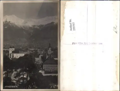 255757,Innsbruck Totale Kirche Bergkulisse