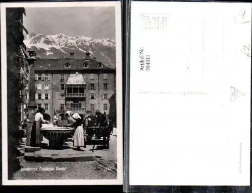 294011,Innsbruck Goldenes Dachl Brunnen Kutsche Bergkulisse
