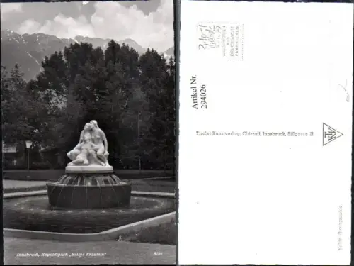 294026,Innsbruck Rapoldipark Salige Fräulein Brunnen Bergkulisse