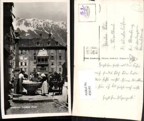 436141,Innsbruck Goldenes Dachl Brunnen Bergkulisse