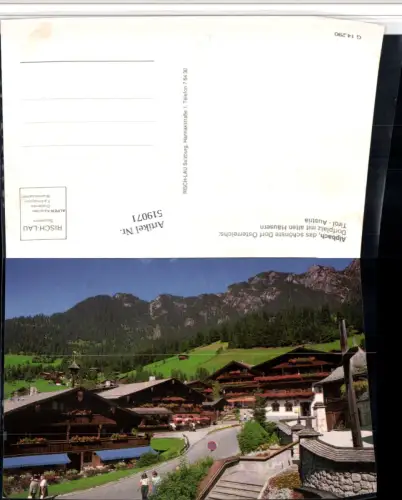 519071,Alpbach Dorfplatz m. Alten Häusern Bergkulisse