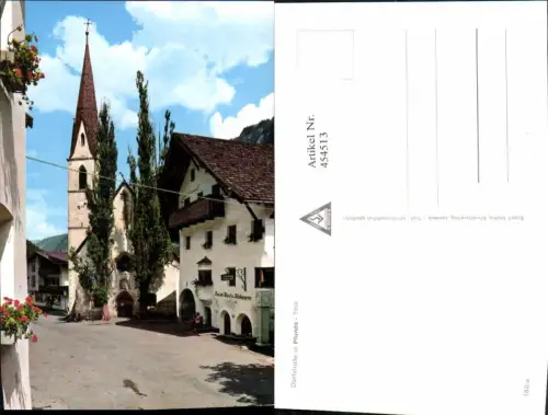 454513,Pfunds Dorfstraße Straßenansicht Kirche