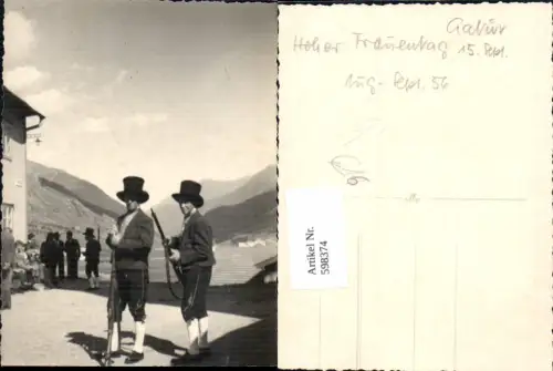 598374,Foto Ak Galtür Hoher Feiertag Männer Tracht Gewehr Schützenverein 1956