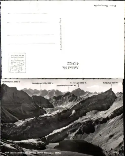 413422,Blick über Landsbergerhütte am oberen Traualpsee b. Tannheim Bergkulisse